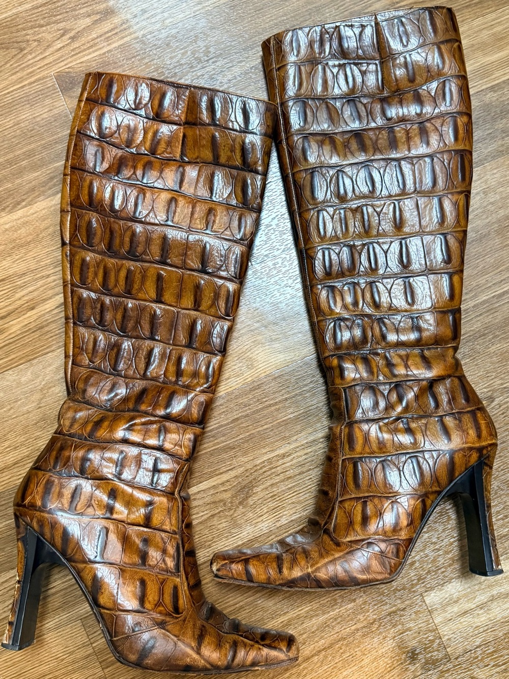 Vintage Via Spiga crocodile embossed brown leather boots chic size 6